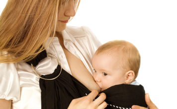 Akcesoria niezbędne podczas karmienia niemowląt