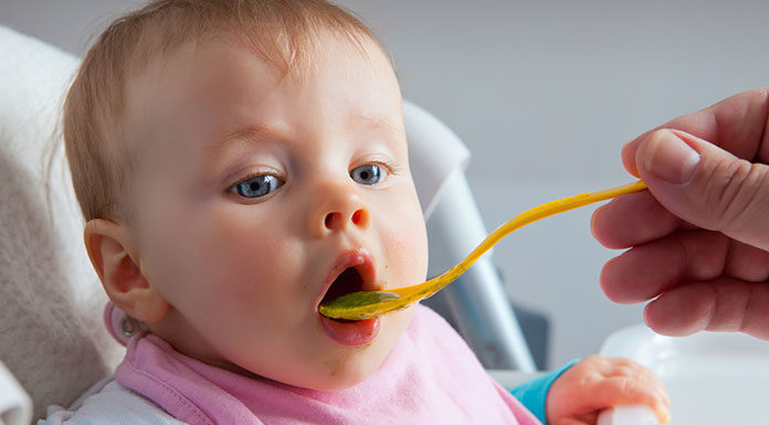 Kiedy rozpocząć rozszerzanie diety niemowlęcia?